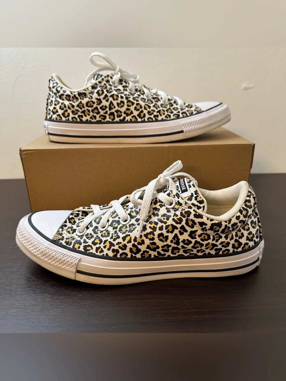 Converse All Star Street Low Top Leopard Print Lace-Up Sneakers US 8 EU 39 - Picture 2 of 16
